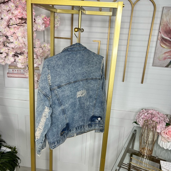 Oversized Denim Jacket - Picture 3 of 4